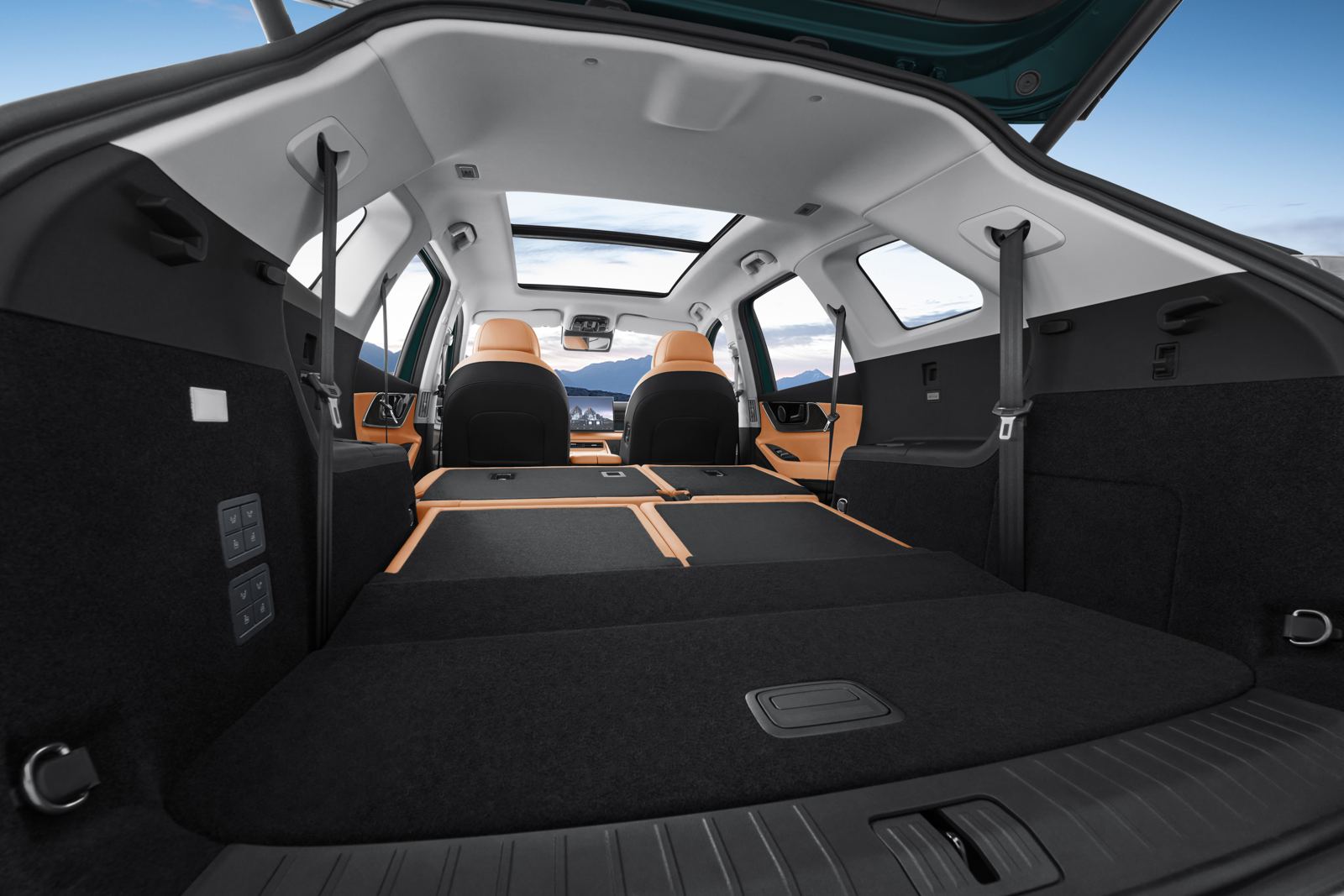 Chery Tiggo 9 — Flat-fold boot space